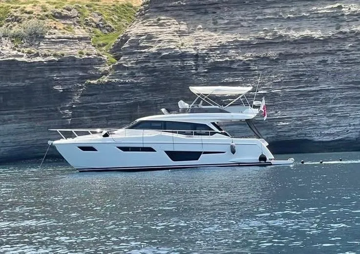 Ferretti Yachts 500 2021
