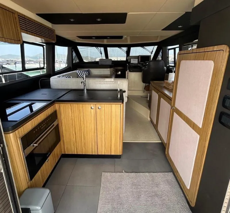 Azimut Magellano 43 2021