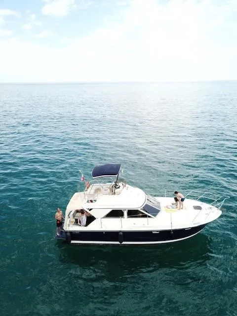 Fairline Corniche 31 Fly 1985