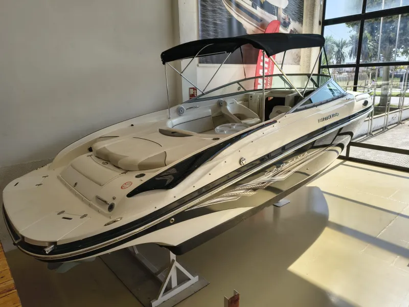 Rinker RINKER CAPTIVA 246 2008