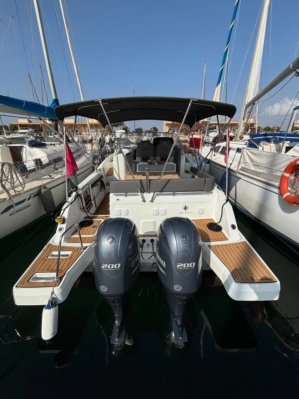 Jeanneau Cap Camarat 9.0 WA 2023