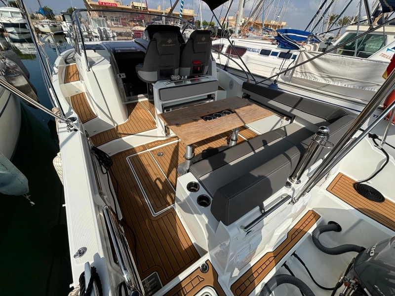 Jeanneau Cap Camarat 9.0 WA 2023
