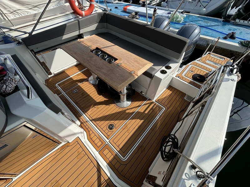 Jeanneau Cap Camarat 9.0 WA 2023