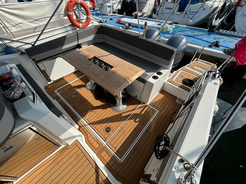 Jeanneau Cap Camarat 9.0 WA 2023