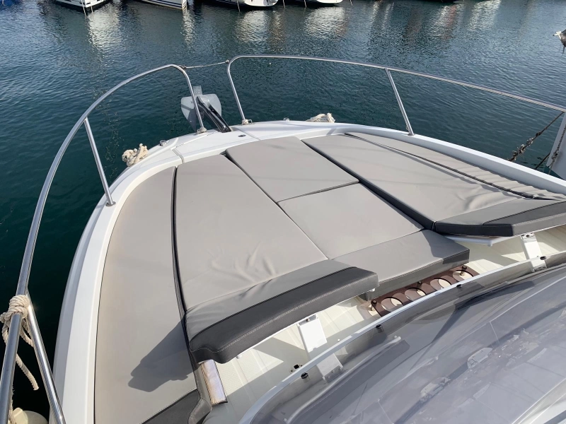 Jeanneau Cap Camarat 9.0 WA 2021