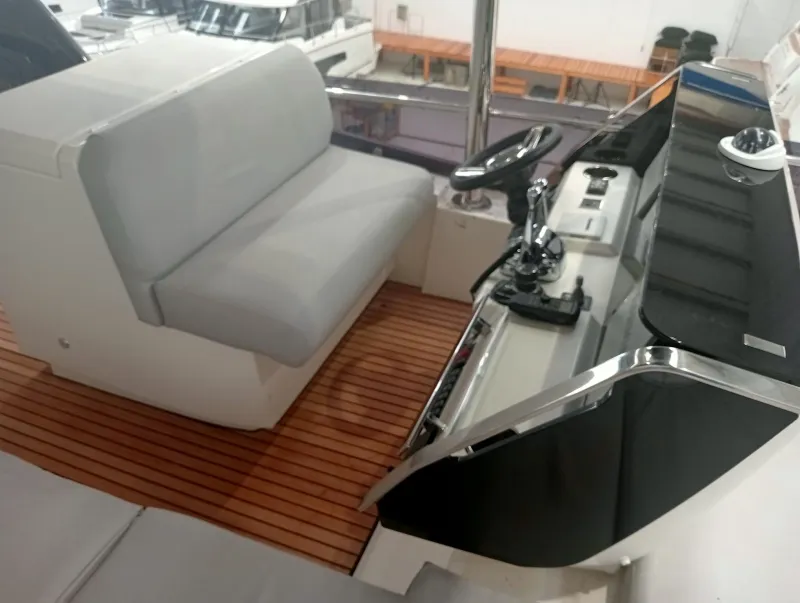 Prestige Yachts PRESTIGE 590 FLY 2023