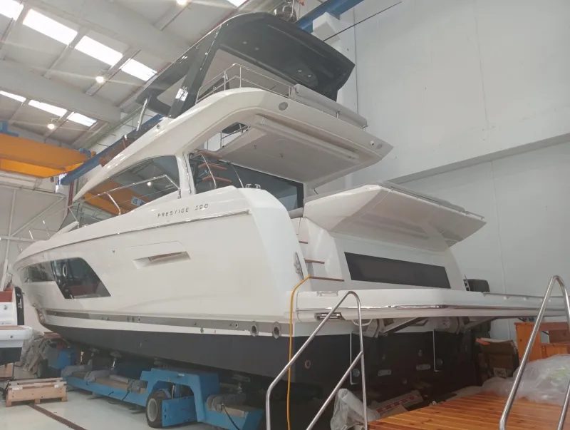 Prestige Yachts PRESTIGE 590 FLY 2023