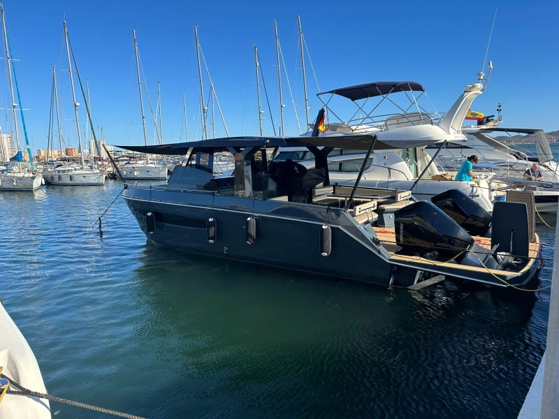 Tesoro Yachts power cat 38 2023