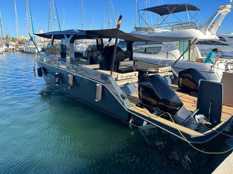 Tesoro Yachts power cat 38 2023
