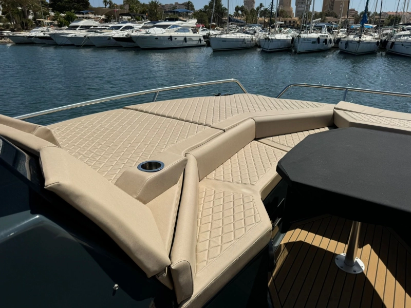 Tesoro Yachts power cat 38 2023
