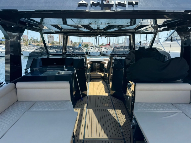 Tesoro Yachts power cat 38 2023