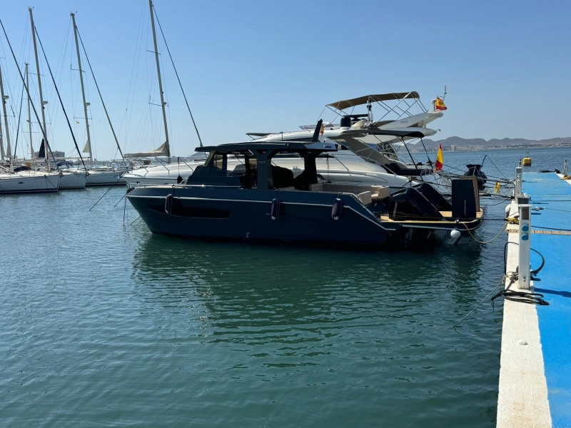 Tesoro Yachts power cat 38 2023