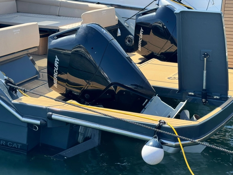 Tesoro Yachts power cat 38 2023