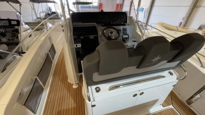 Foto del barco Jeanneau Cap Camarat 9.0 CC 2024