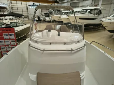 Foto del barco Jeanneau JEANNEAU CAP CAMARAT 7.5 CC 2013
