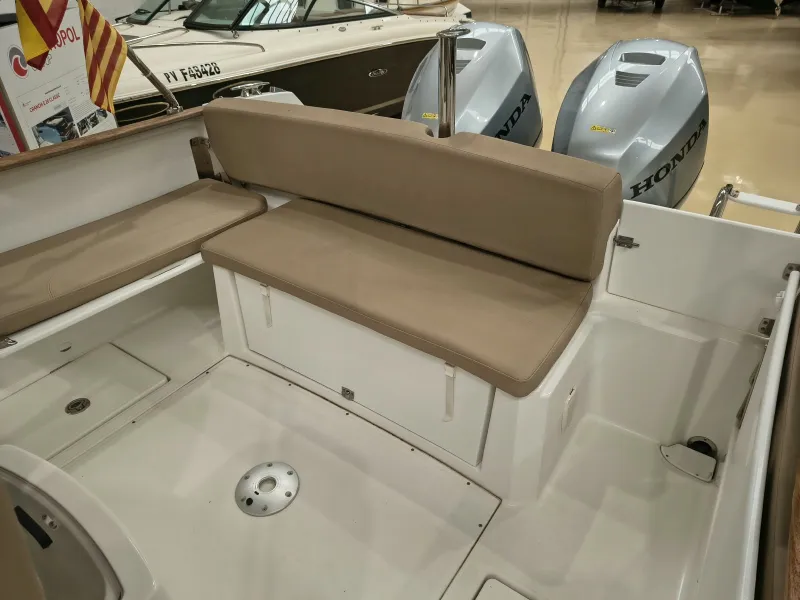 Jeanneau JEANNEAU CAP CAMARAT 7.5 CC 2013
