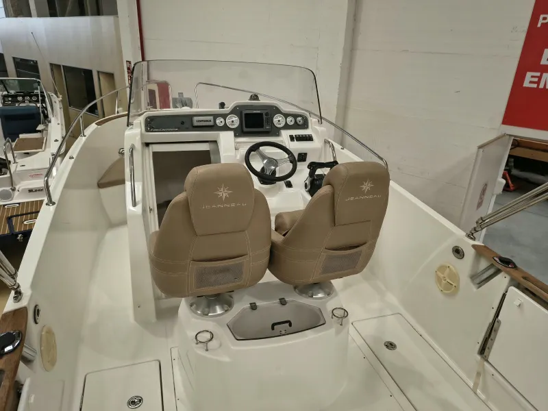 Jeanneau JEANNEAU CAP CAMARAT 7.5 CC 2013