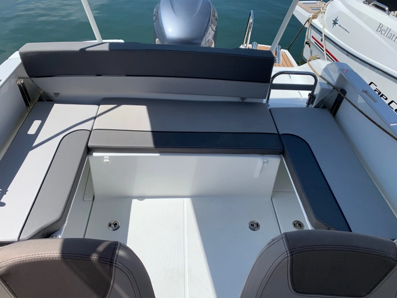 Jeanneau cap camarat 7.5 CC 2021