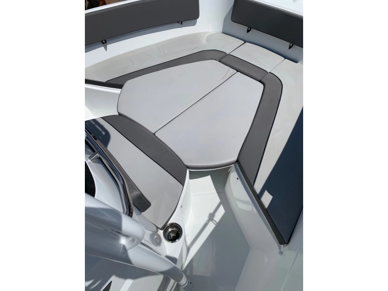 Jeanneau cap camarat 7.5 CC 2021