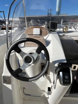 Foto del barco Quicksilver Commander 720 2013