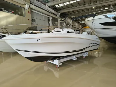 Foto del barco Jeanneau JEANNEAU CAP CAMARAT 5.5 CC 2023