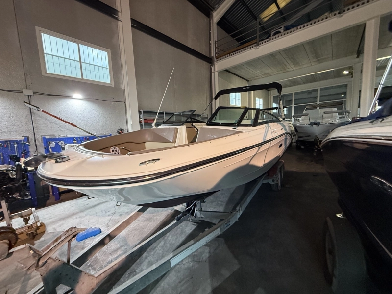Sea Ray SPX 230 2018