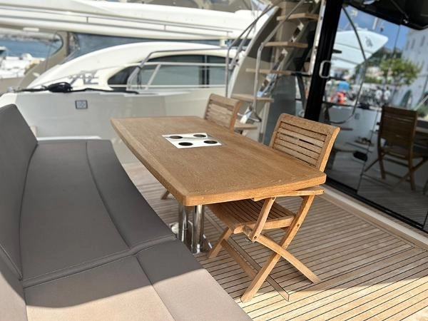 Prestige 560S 2017