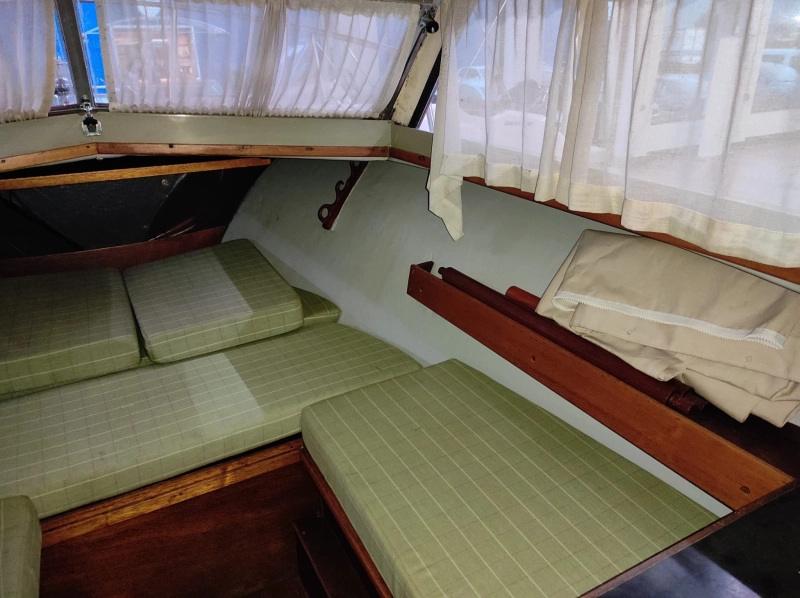 Coronet 24 Cabin 1971