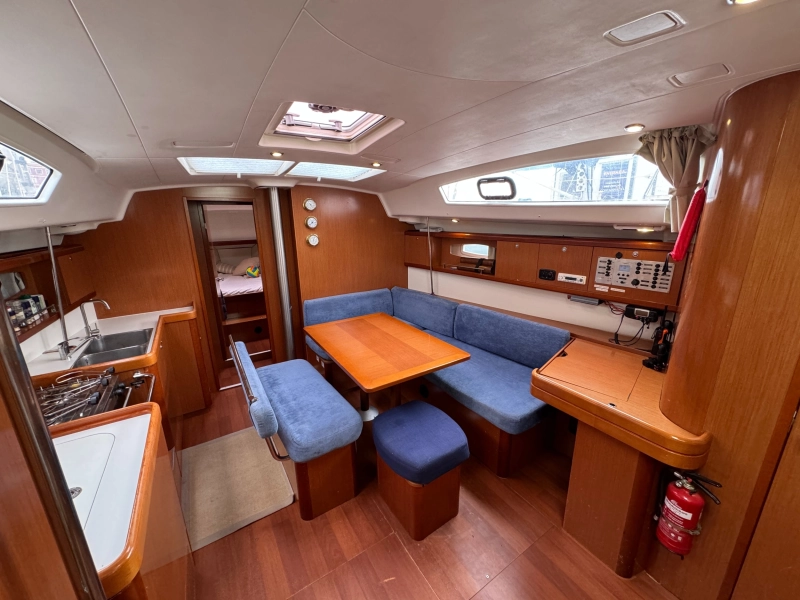 Beneteau Oceanis 43 2009