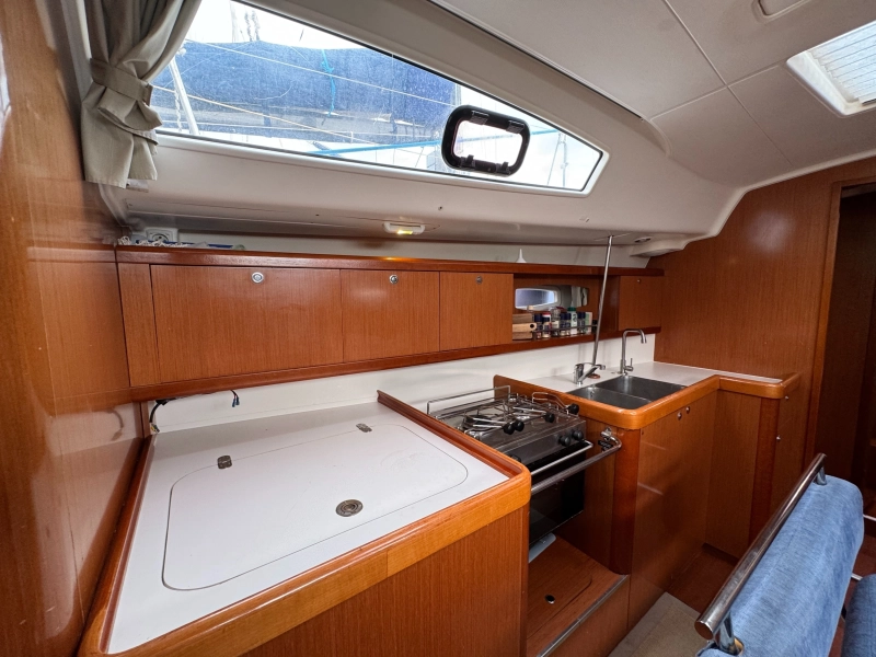 Beneteau Oceanis 43 2009