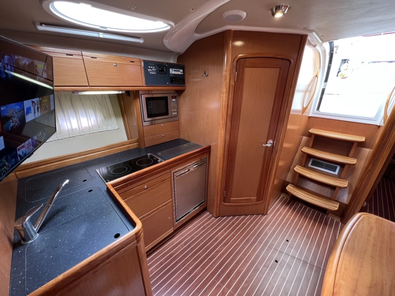 Bavaria 37 HT 2009
