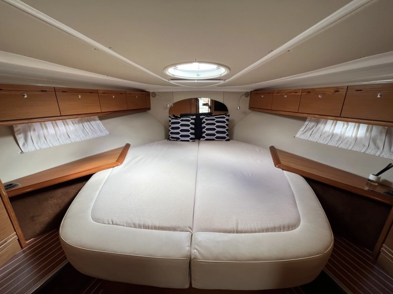 Bavaria 37 HT 2009