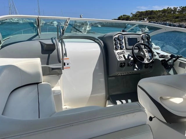 Cruisers Yachts 300 Express 2006