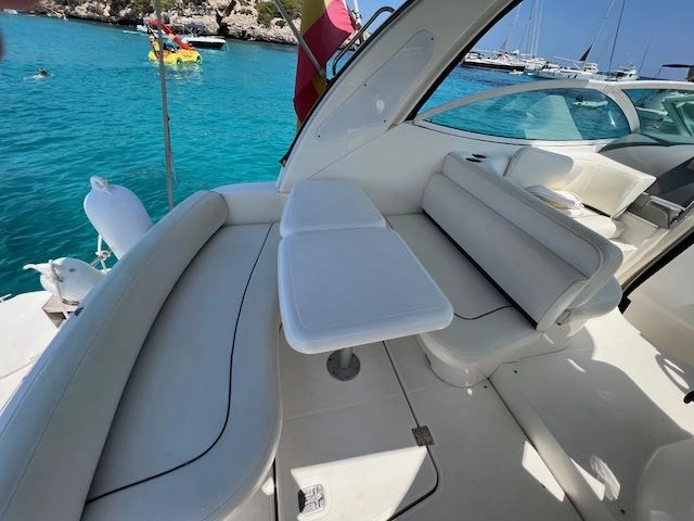 Cruisers Yachts 300 Express 2006