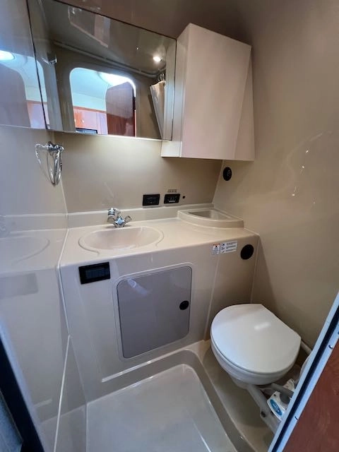 Cruisers Yachts 300 Express 2006