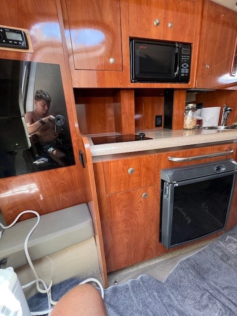 Cruisers Yachts 300 Express 2006