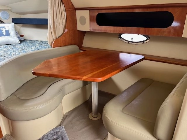 Cruisers Yachts 300 Express 2006