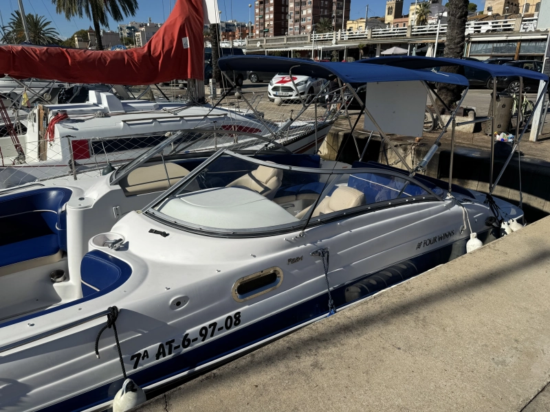 Four Winns Funship 224 2008