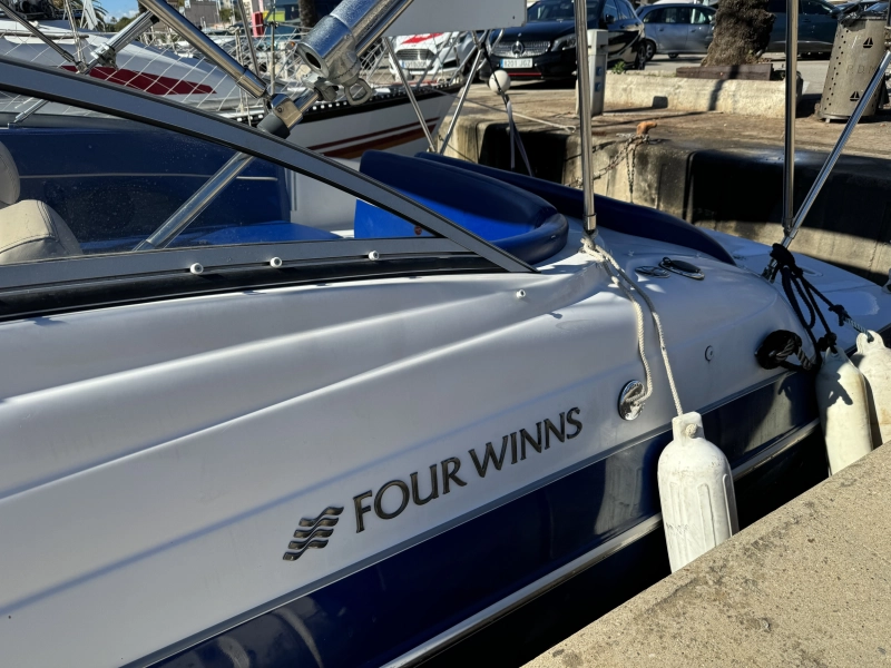 Four Winns Funship 224 2008
