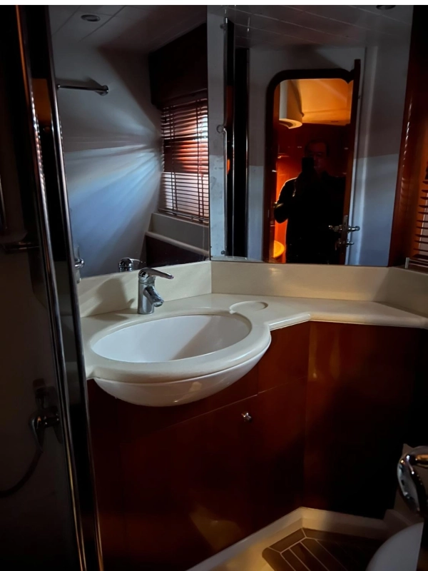 Princess Yachts V65 2004