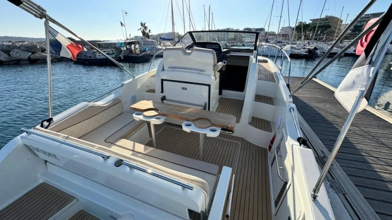 Quicksilver 875 Sundeck 2024