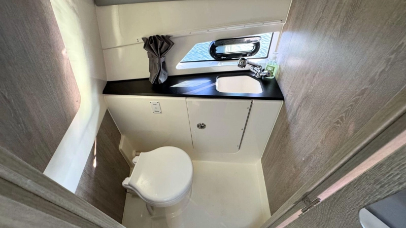 Quicksilver 875 Sundeck 2024