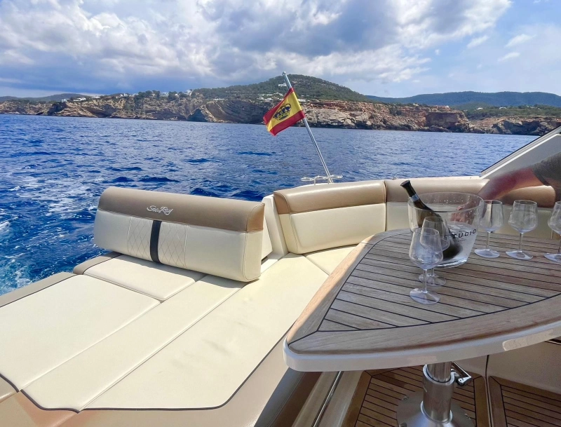 Sea Ray 320 Sundancer 2019