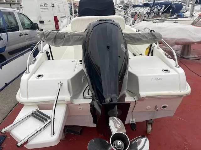 Boston Whaler 170 Dauntless 2014