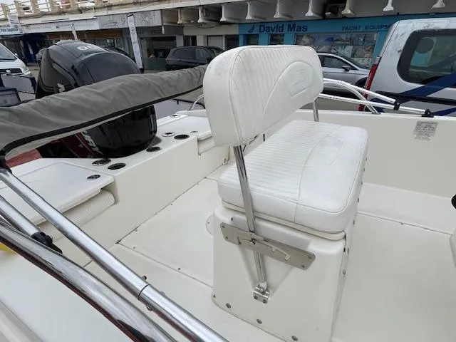 Boston Whaler 170 Dauntless 2014