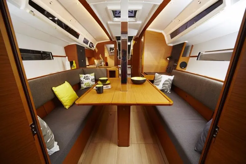 Jeanneau Sun Odyssey 349 2015
