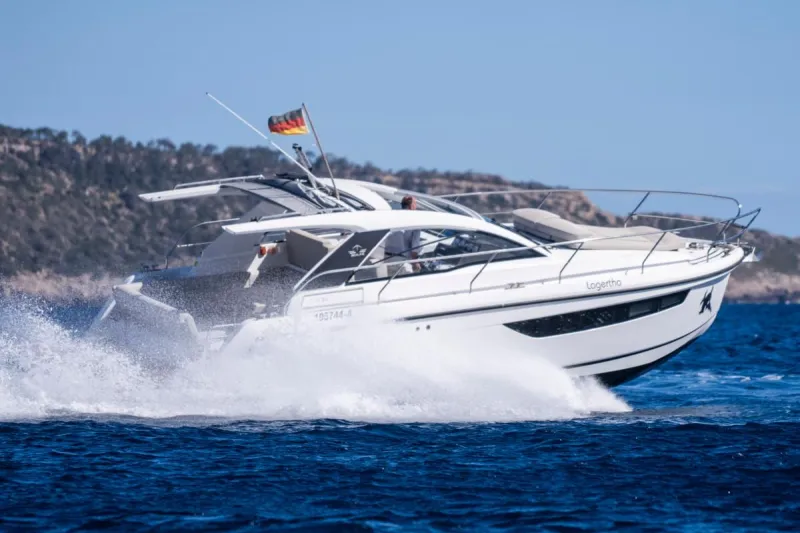 Sealine S330 2021