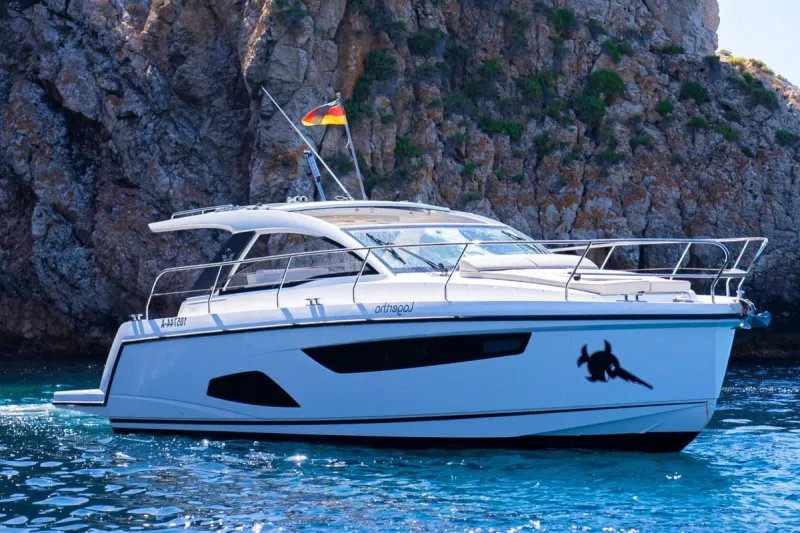 Sealine S330 2021