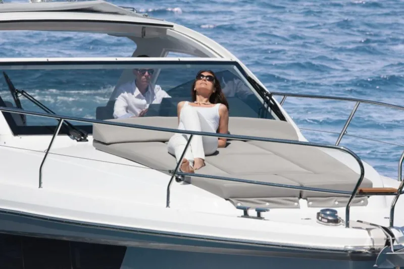 Sealine S330 2021