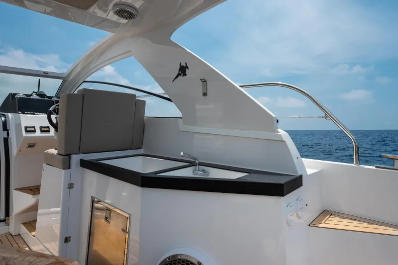 Sealine S330 2021